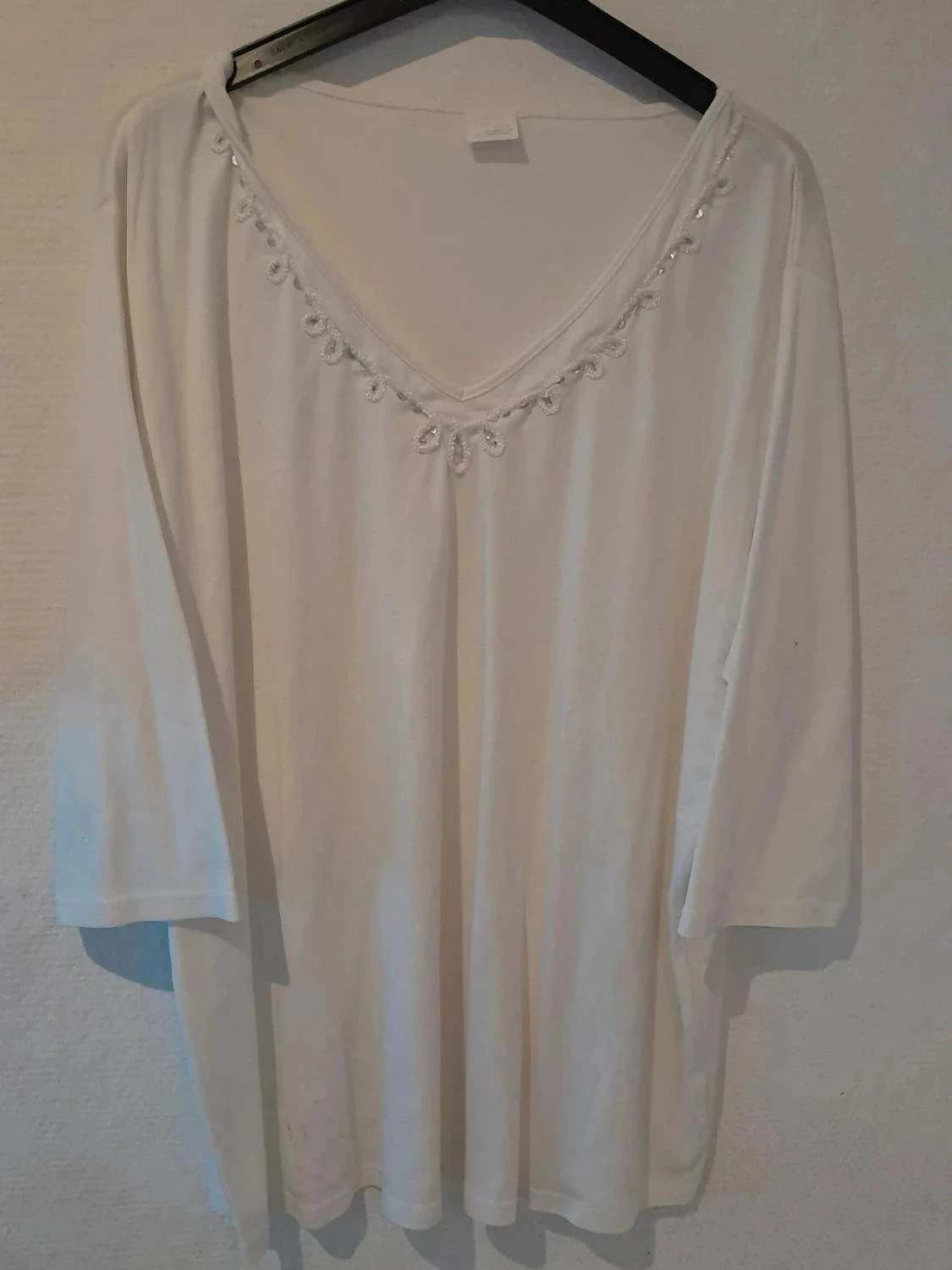 Haut blanc avec paillettes, taille 58 en coton